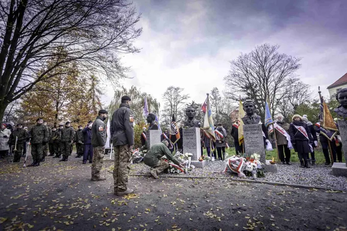 18.11.2017 Głogów wita Bohaterów. Część II odsłonięcie popiersi „Wyklętych” — zdjęcie 123