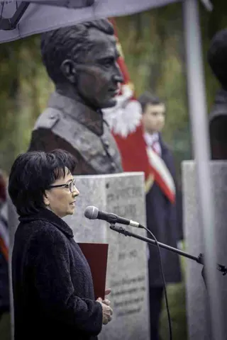 18.11.2017 Głogów wita Bohaterów. Część II odsłonięcie popiersi „Wyklętych” — zdjęcie 58