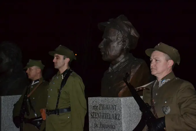 08.02.2018. W hołdzie dowódcy 5 Wileńskiej Brygady Armii Krajowej Mjr Zygmuntowi Szendzielarzowi ps. Łupaszka — zdjęcie 7