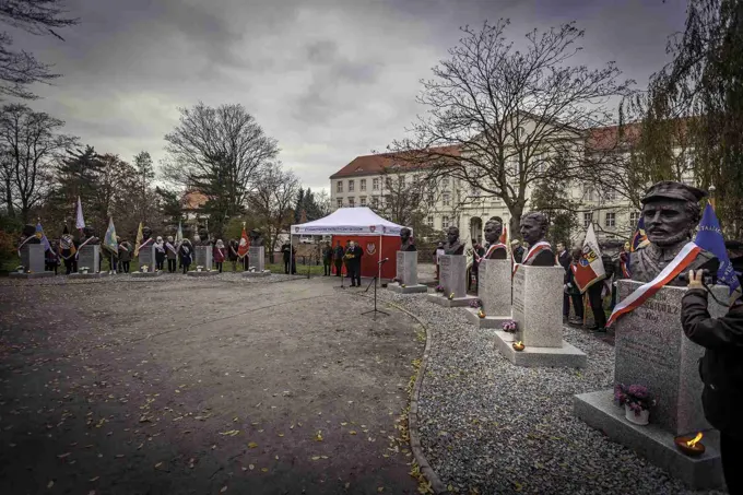 18.11.2017 Głogów wita Bohaterów. Część II odsłonięcie popiersi „Wyklętych” — zdjęcie 68