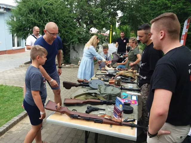 Patriotycznie na Festynie „Polskiej Miedzi” 26.08.2017 — zdjęcie 21