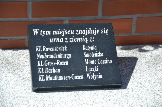12-08-2018 Niegosławice. Uroczystości odsłonięcia pamiątkowej tablicy! — zdjęcie 21