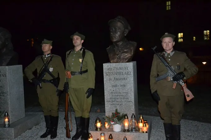 08.02.2018. W hołdzie dowódcy 5 Wileńskiej Brygady Armii Krajowej Mjr Zygmuntowi Szendzielarzowi ps. Łupaszka — zdjęcie 9