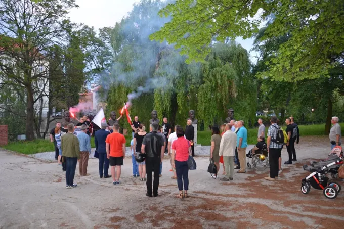 25-05-2018 Spotkanie przy popiersiu Rotmistrza — zdjęcie 9
