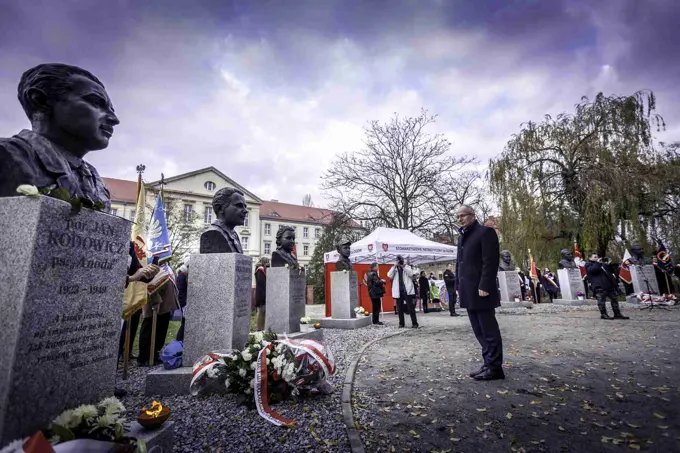 18.11.2017 Głogów wita Bohaterów. Część II odsłonięcie popiersi „Wyklętych” — zdjęcie 115