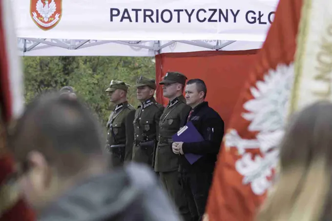 18.11.2017 Głogów wita Bohaterów. Część II odsłonięcie popiersi „Wyklętych” — zdjęcie 66