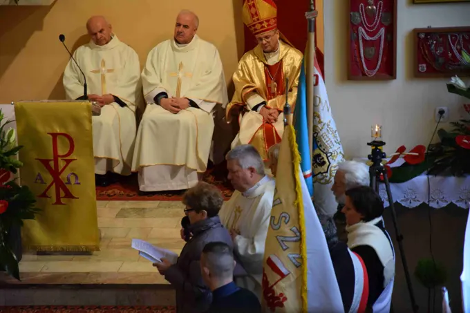 18.11.2017 Głogów wita Bohaterów. Część I Msza Święta w intencji „Wyklętych” — zdjęcie 14