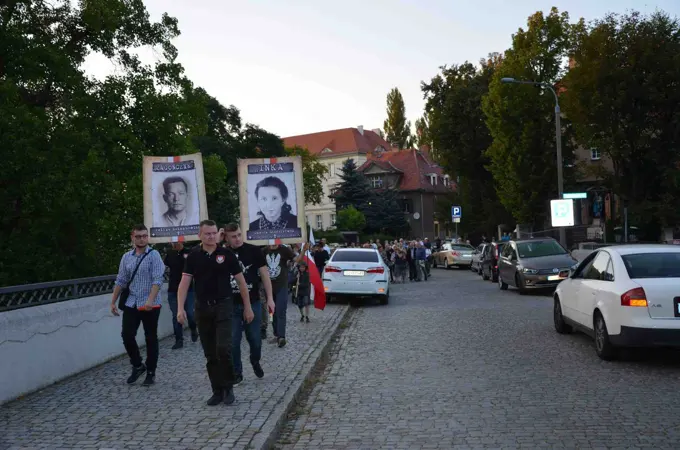 "Zachowali się jak trzeba" czyli... głogowskie uroczystości w hołdzie Ince i Zagończykowi. — zdjęcie 20
