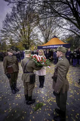 18.11.2017 Głogów wita Bohaterów. Część II odsłonięcie popiersi „Wyklętych” — zdjęcie 130