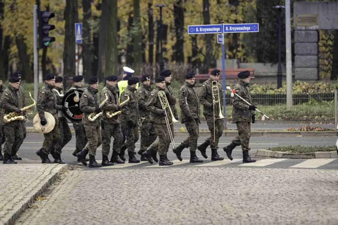 18.11.2017 Głogów wita Bohaterów. Część II odsłonięcie popiersi „Wyklętych” — zdjęcie 88