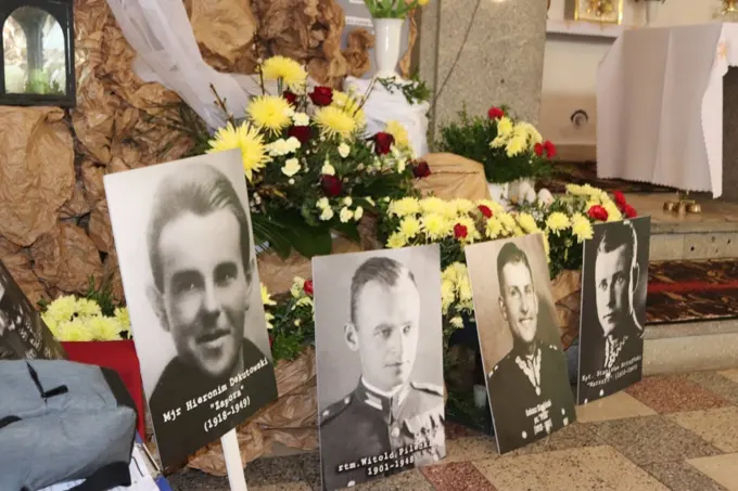 22.04.2018 Ryczeń. Msza Święta za Żołnierzy Wyklętych — zdjęcie 8