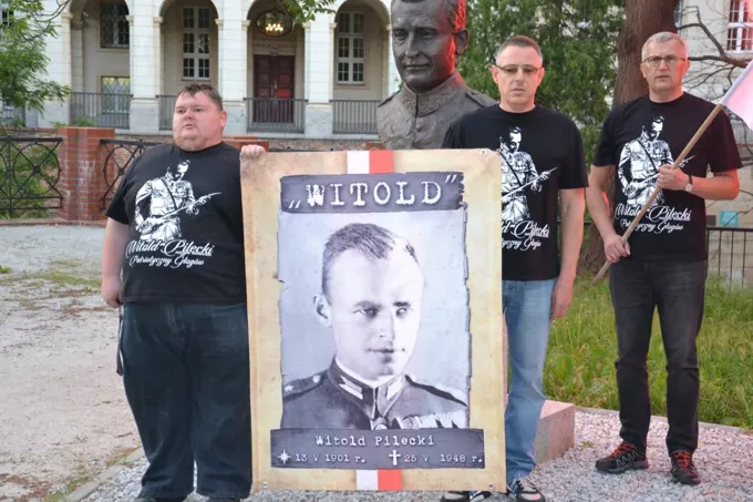 25-05-2018 Spotkanie przy popiersiu Rotmistrza — zdjęcie 7