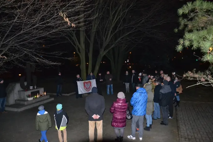 27.12.2017  W hołdzie bohaterom Powstania Wielkopolskiego! Głogów Pamiętał! — zdjęcie 13