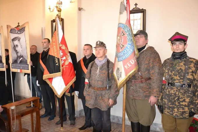 18.11.2017 Głogów wita Bohaterów. Część I Msza Święta w intencji „Wyklętych” — zdjęcie 13