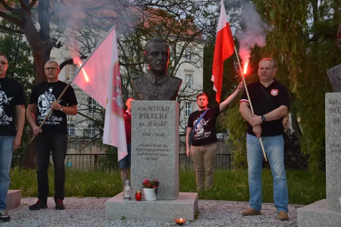 25-05-2018 Spotkanie przy popiersiu Rotmistrza — zdjęcie 1