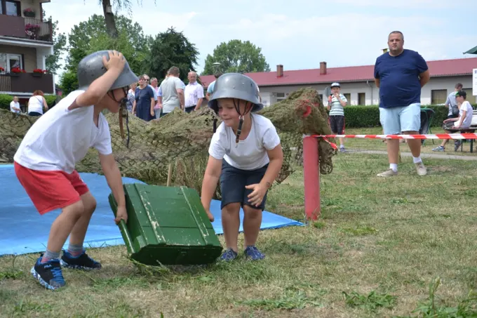17.06.2018 r. Festyn charytatywny w Górze — zdjęcie 9