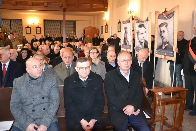 18.11.2017 Głogów wita Bohaterów. Część I Msza Święta w intencji „Wyklętych” — zdjęcie 4