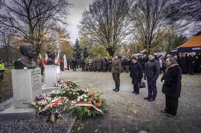 18.11.2017 Głogów wita Bohaterów. Część II odsłonięcie popiersi „Wyklętych” — zdjęcie 135