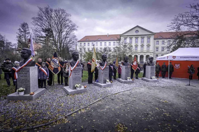 18.11.2017 Głogów wita Bohaterów. Część II odsłonięcie popiersi „Wyklętych” — zdjęcie 52