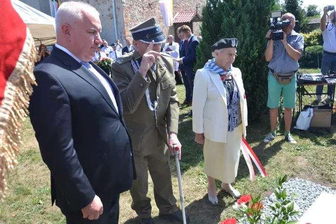 12-08-2018 Niegosławice. Uroczystości odsłonięcia pamiątkowej tablicy! — zdjęcie 2
