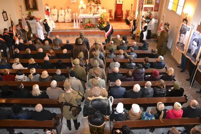 18.11.2017 Głogów wita Bohaterów. Część I Msza Święta w intencji „Wyklętych” — zdjęcie 6