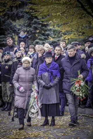 18.11.2017 Głogów wita Bohaterów. Część II odsłonięcie popiersi „Wyklętych” — zdjęcie 87