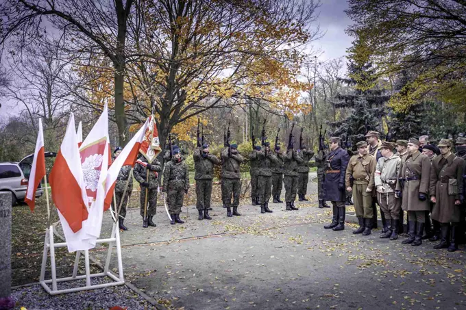 18.11.2017 Głogów wita Bohaterów. Część II odsłonięcie popiersi „Wyklętych” — zdjęcie 46