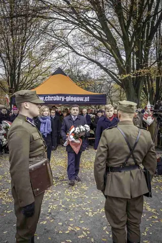 18.11.2017 Głogów wita Bohaterów. Część II odsłonięcie popiersi „Wyklętych” — zdjęcie 104