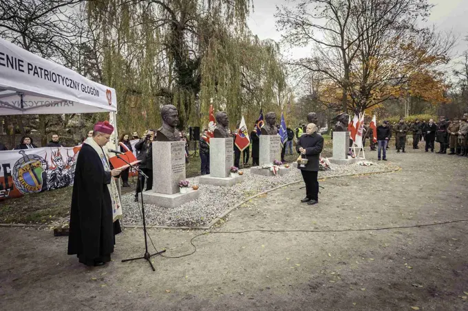 18.11.2017 Głogów wita Bohaterów. Część II odsłonięcie popiersi „Wyklętych” — zdjęcie 94
