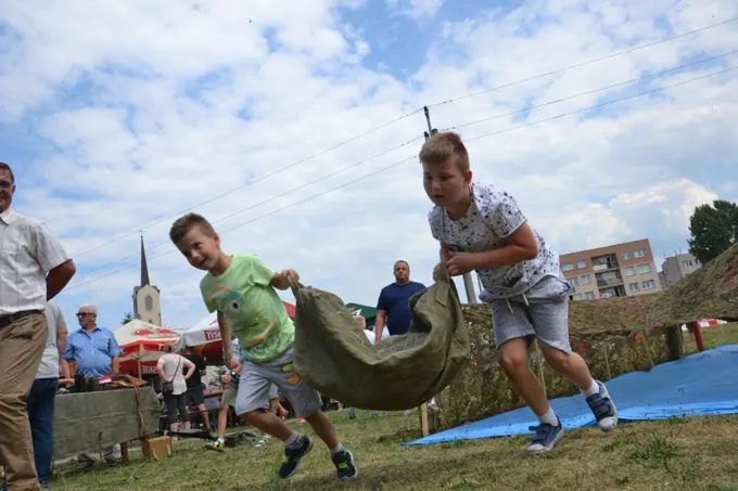 17.06.2018 r. Festyn charytatywny w Górze — zdjęcie 15