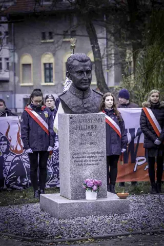 18.11.2017 Głogów wita Bohaterów. Część II odsłonięcie popiersi „Wyklętych” — zdjęcie 54