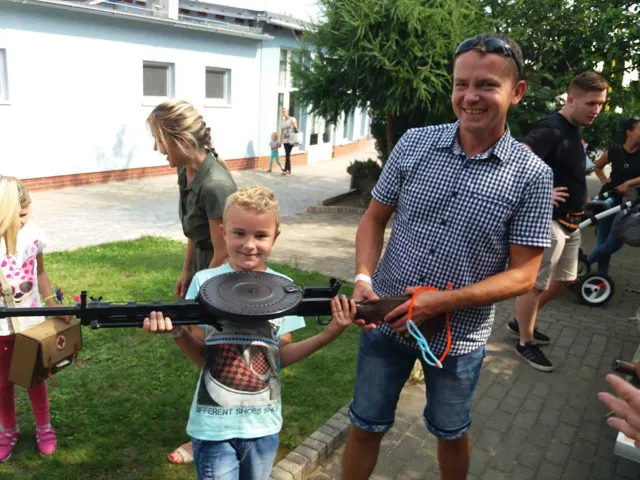 Patriotycznie na Festynie „Polskiej Miedzi” 26.08.2017 — zdjęcie 19