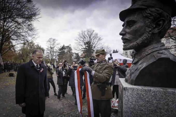 18.11.2017 Głogów wita Bohaterów. Część II odsłonięcie popiersi „Wyklętych” — zdjęcie 85