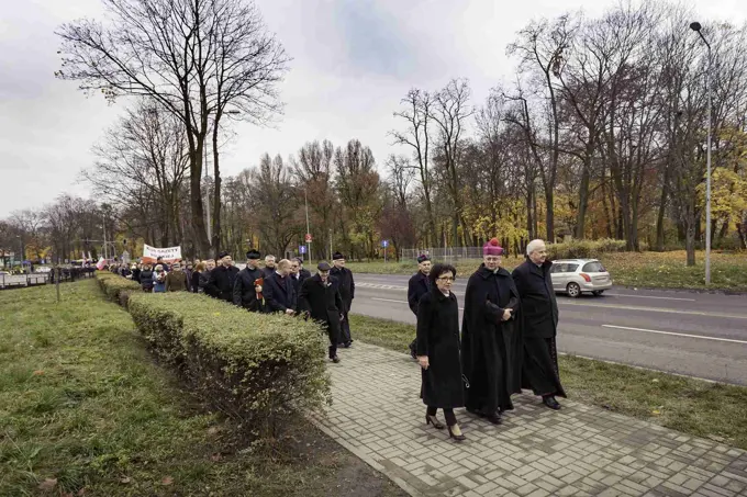 18.11.2017 Głogów wita Bohaterów. Część II odsłonięcie popiersi „Wyklętych” — zdjęcie 15