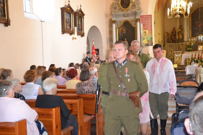 12-08-2018 Niegosławice. Uroczystości odsłonięcia pamiątkowej tablicy! — zdjęcie 17