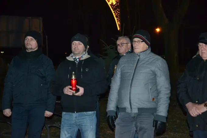 27.12.2017  W hołdzie bohaterom Powstania Wielkopolskiego! Głogów Pamiętał! — zdjęcie 11
