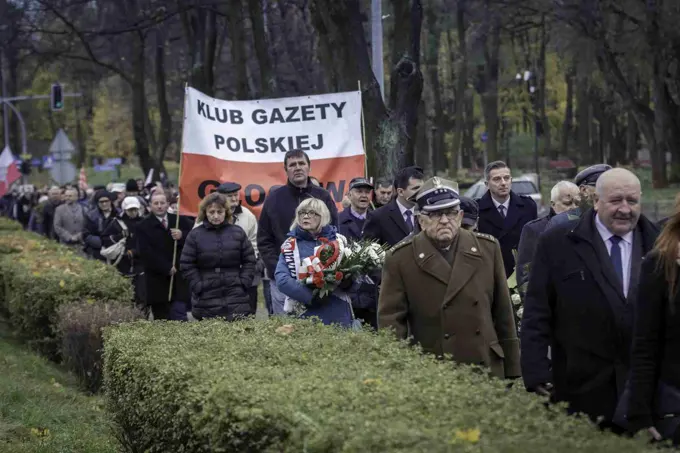 18.11.2017 Głogów wita Bohaterów. Część II odsłonięcie popiersi „Wyklętych” — zdjęcie 23