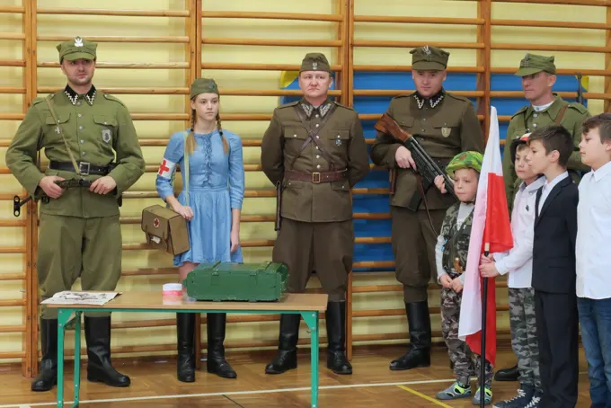 O Niepodległej, czyli Patriotyczny Głogów na "żywych lekcjach historii" — zdjęcie 21