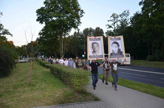 "Zachowali się jak trzeba" czyli... głogowskie uroczystości w hołdzie Ince i Zagończykowi. — zdjęcie 17