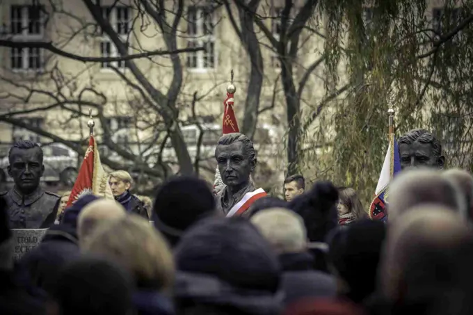 18.11.2017 Głogów wita Bohaterów. Część II odsłonięcie popiersi „Wyklętych” — zdjęcie 67