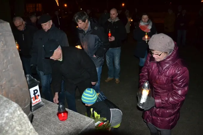 27.12.2017  W hołdzie bohaterom Powstania Wielkopolskiego! Głogów Pamiętał! — zdjęcie 15