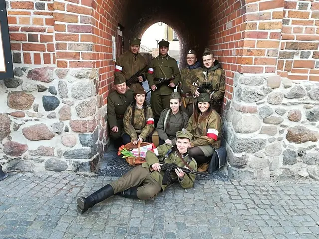 14.02.2018 "Zakochaj się w Armii Krajowej", walentynkowa akcja Stowarzyszenia Patriotyczny Głogów w Górze! — zdjęcie 1