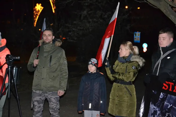 13.12.2017 Głogów w hołdzie ofiarom stanu wojennego. — zdjęcie 4