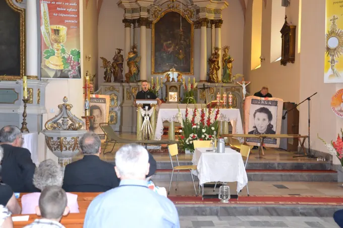 12-08-2018 Niegosławice. Uroczystości odsłonięcia pamiątkowej tablicy! — zdjęcie 5